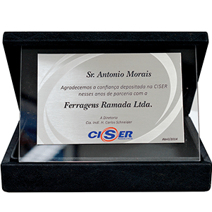 Placa da Ciser agradecendo à Ferragens Ramada pelos anos de parceria