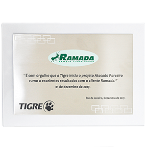 Placa da Tigre celebrando o início do projeto Atacado Parceiro com a Ramada